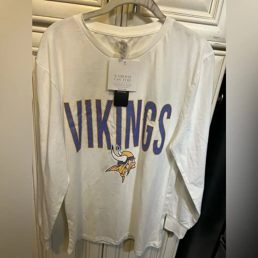 GAMEDAY COUTURE Minnesota Vikings LONG SLEEVE GRAPHIC SHIRT, SIZE SMALL NFL NWT